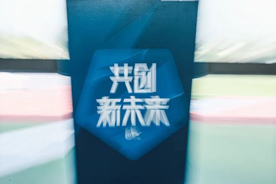 李明德因酒后砸车被刑拘 冲动代价大 2025-02-13 2月13日，平安北京朝阳公众号通报一男子在八里庄附近某路旁踢踹车辆，警方依法进行了调查，嫌疑人李某某（男，28岁）对自己涉嫌犯罪事实供认不讳。