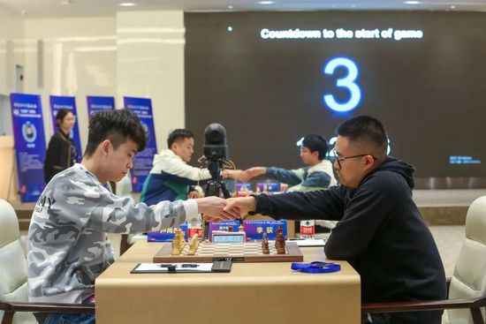 M指数:2025上半年总票房292.31亿元位居历史第三_电影策划_ 消息 首页 新闻 视频 大片 影库 CCTV6 VIP影院 搜索 电影 星闻 独家 更多 专题 图片 视频 滚动 首页 新闻 大片 影库 CCTV6 VIP影院 客户端 电影网>新闻>原创深度策划 M指数:2025上半年总票房292.31亿元位居历史第三 时间：2025.07.02 ：今日影评 作者：乐意 ： 第25周《M指数》：2025上半年收官，总票房291.97亿元位居历史第三！