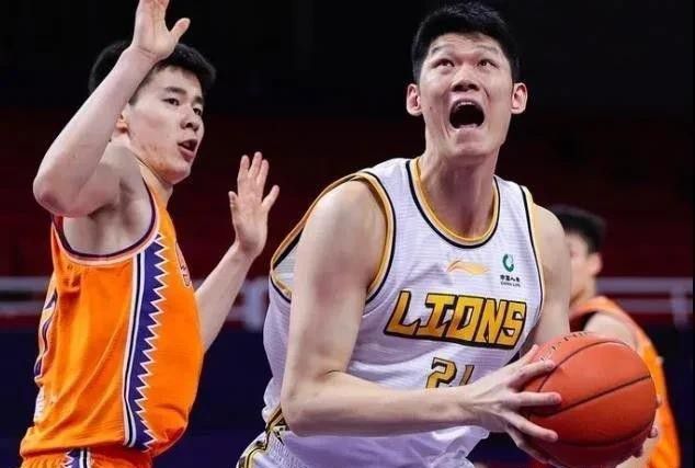 嫦姐在大厦不断的屠戮才是高潮，她没有任何道理的去杀害不相干的人。