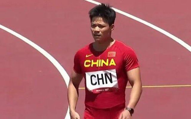 就在上个月公布了小丑的半身照之后，该角色的全身照也于近日公布。