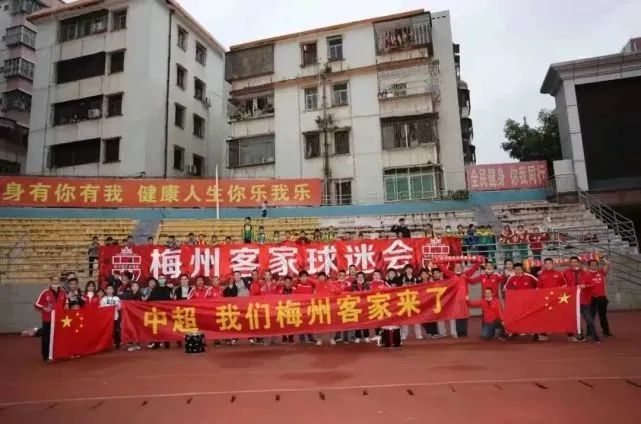 成侑彬饰演鼠使者，安智慧饰演象征马的使者末淑。