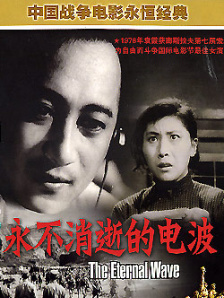伊利亚·伍德为主人公9配音，还有约翰·C.赖利、克里斯托弗·普卢默和詹妮 蒂姆·伯顿《暗影》热拍 风衣德普变惨白吸血鬼 2011-09-14 导演蒂姆·伯顿的新片《暗影》正在热拍中，近日，一组片场照曝光于网络。